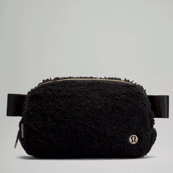 lululemon athletica Handbags - LULULEMON - Black Sherpa Belt Bag
